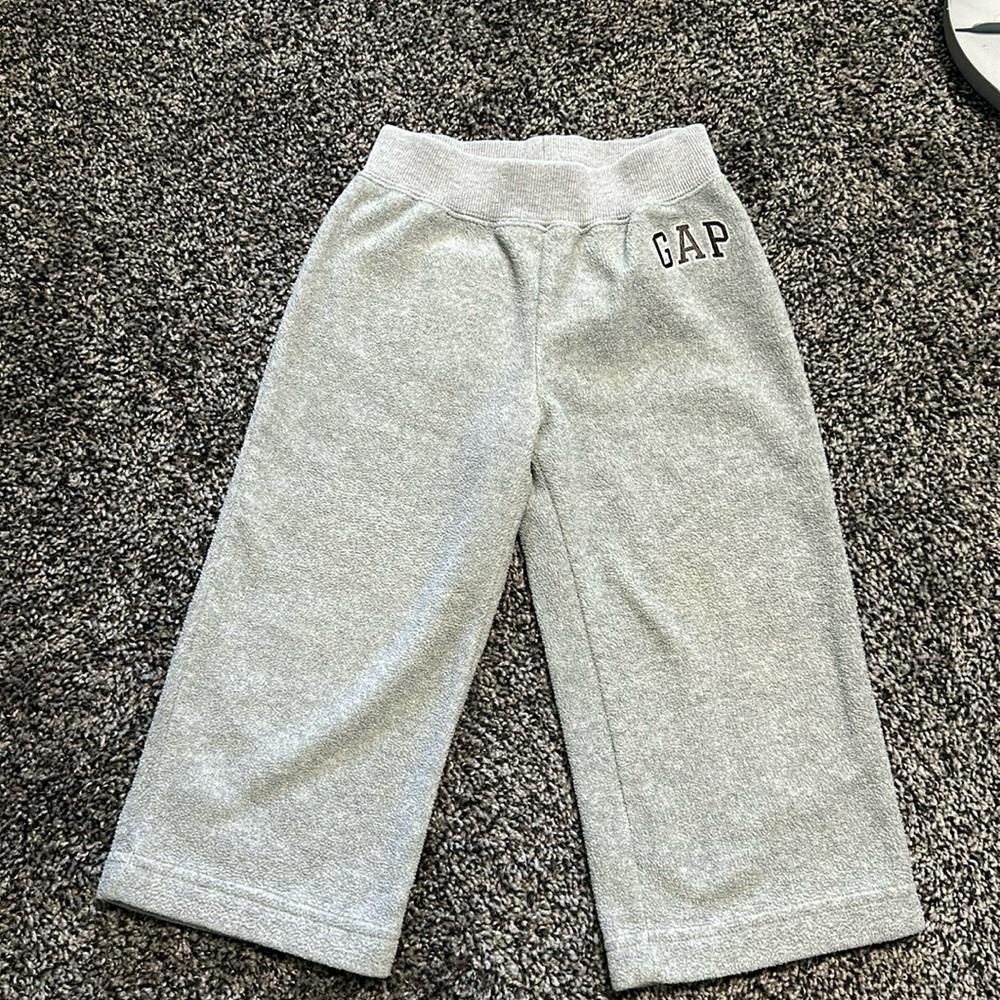🏡 2T fleece pants GAP